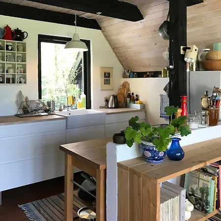 Lovely Tiny House On A Nature Plot Near Limfjord בית נופש רוסלב